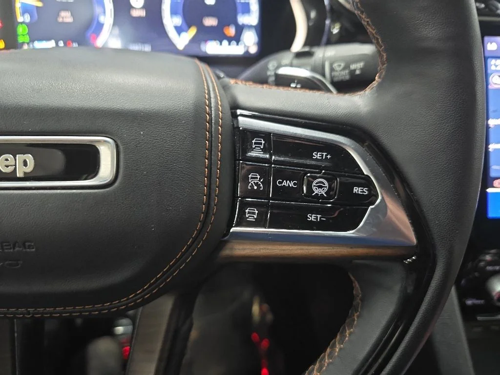 Used 2023 Black Jeep Summit image 21