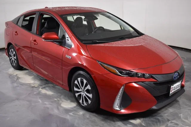 Used 2021 Red Toyota XLE image 11