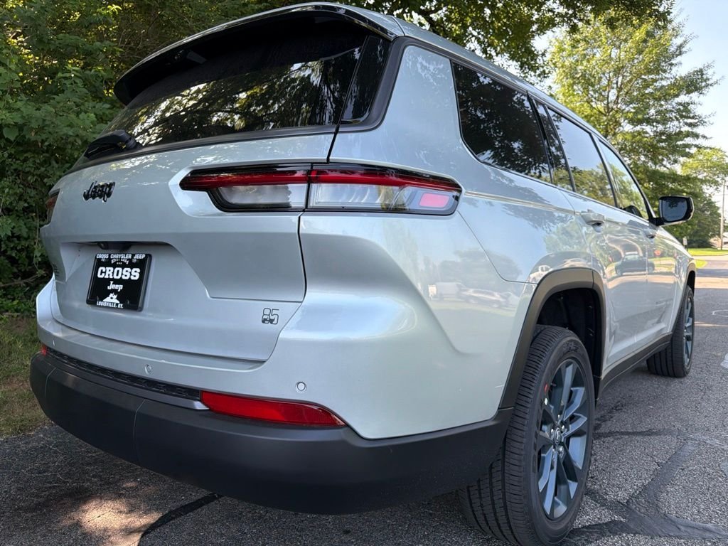 New 2026 Silver Zynith Exterior Paint Jeep Limited image 48