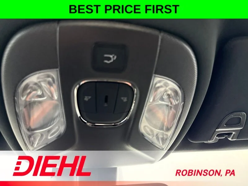 New 2026 Diamond Black Crystal Pearl-Coat Exterior Paint Jeep Limited image 32