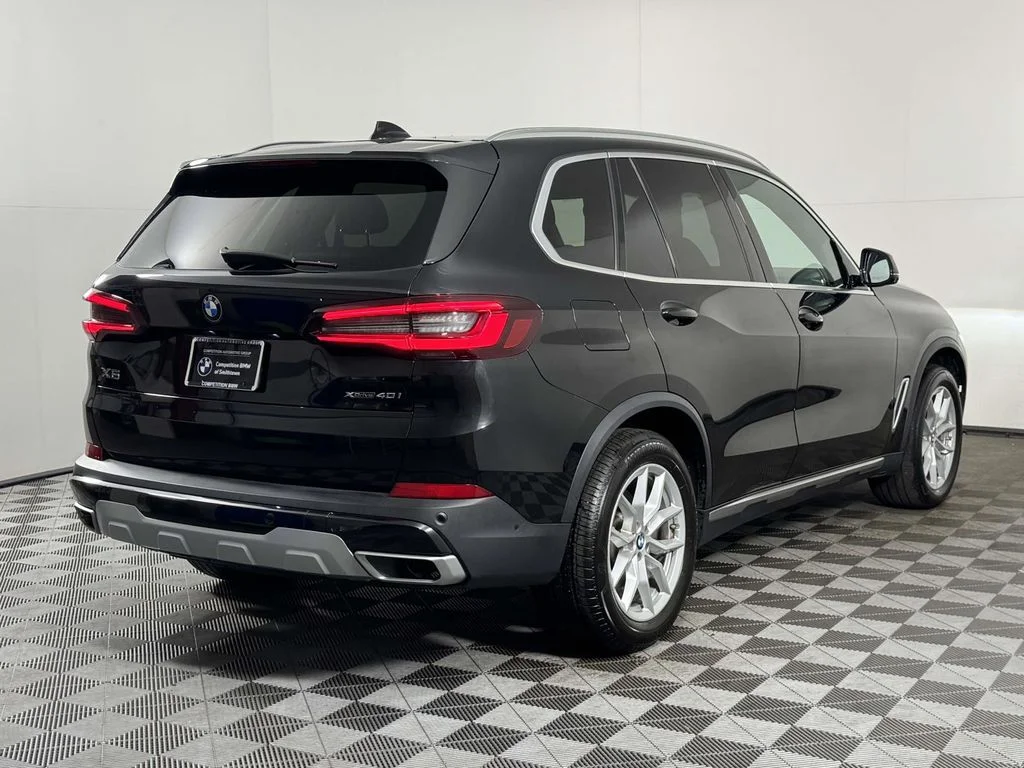Used 2022 Black BMW xDrive40i image 10