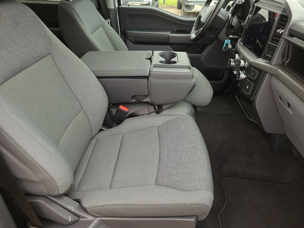 Used 2025 White Ford XLT image 12