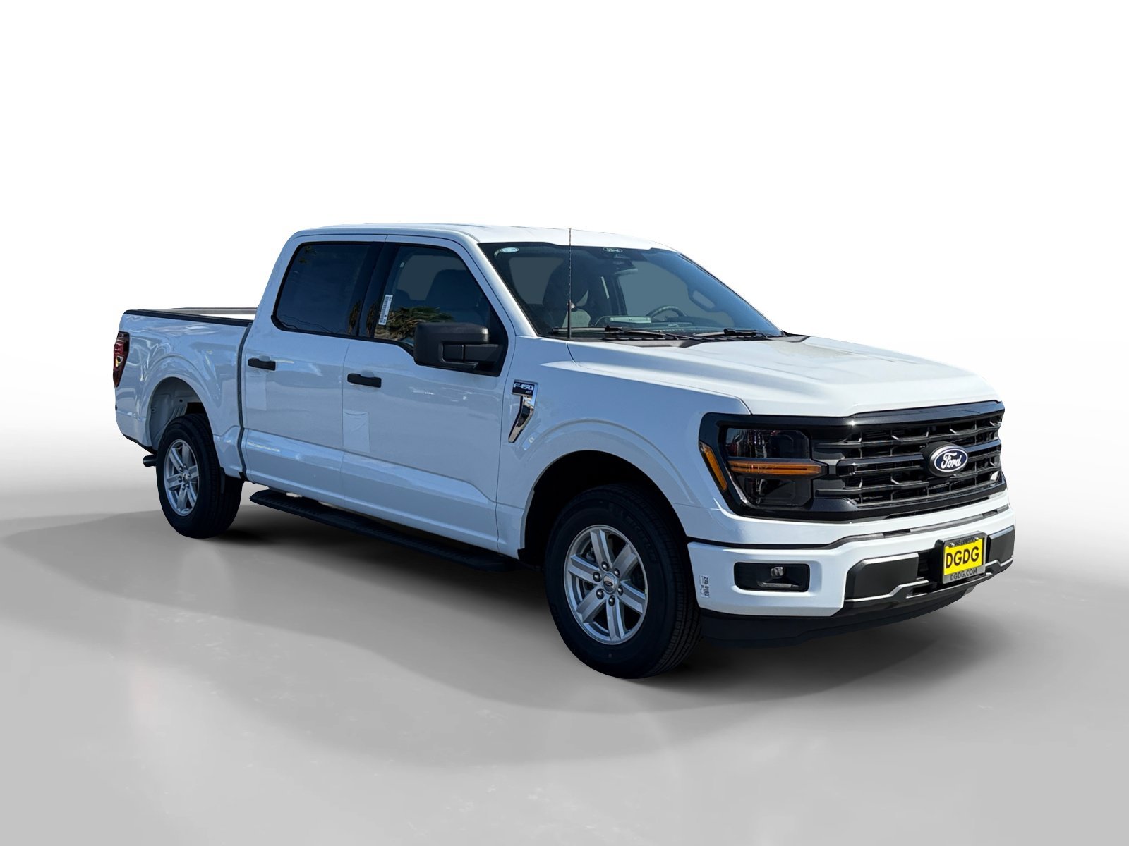 New 2026 Oxford White Ford XLT image 7