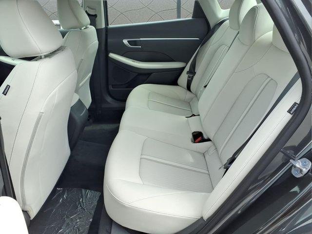 New 2026 Gray Hyundai SE image 12