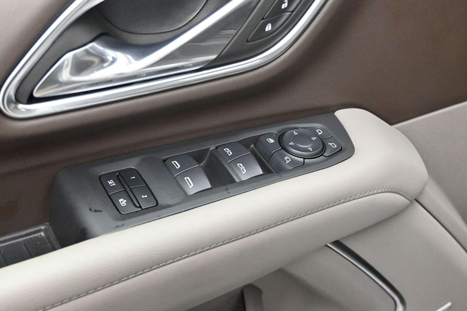 Used 2024 Summit White Chevrolet LT image 11