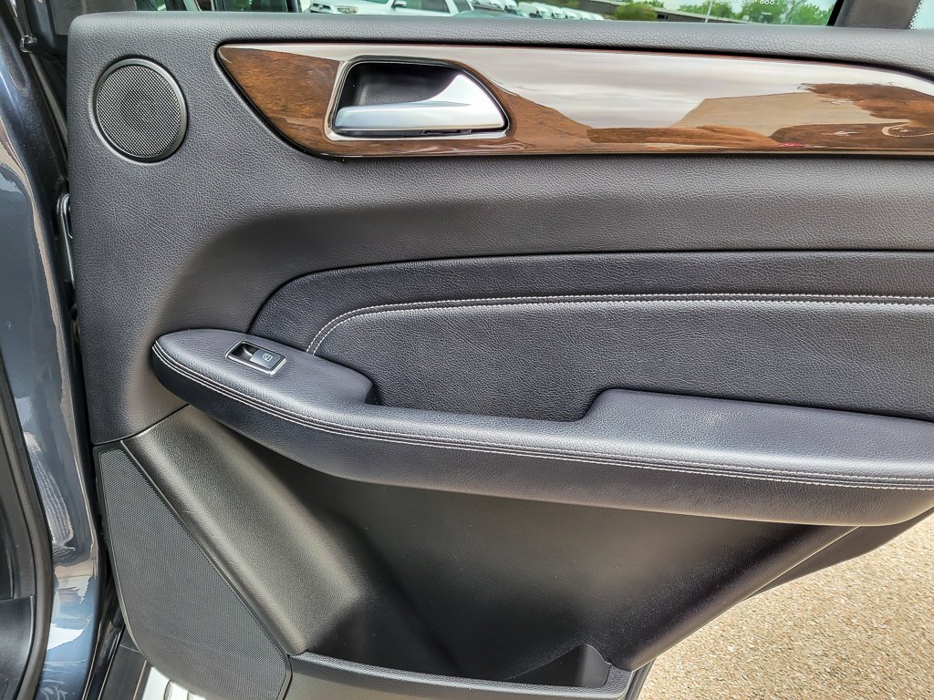 Used 2014  Mercedes-Benz ML 350 BlueTEC® image 22