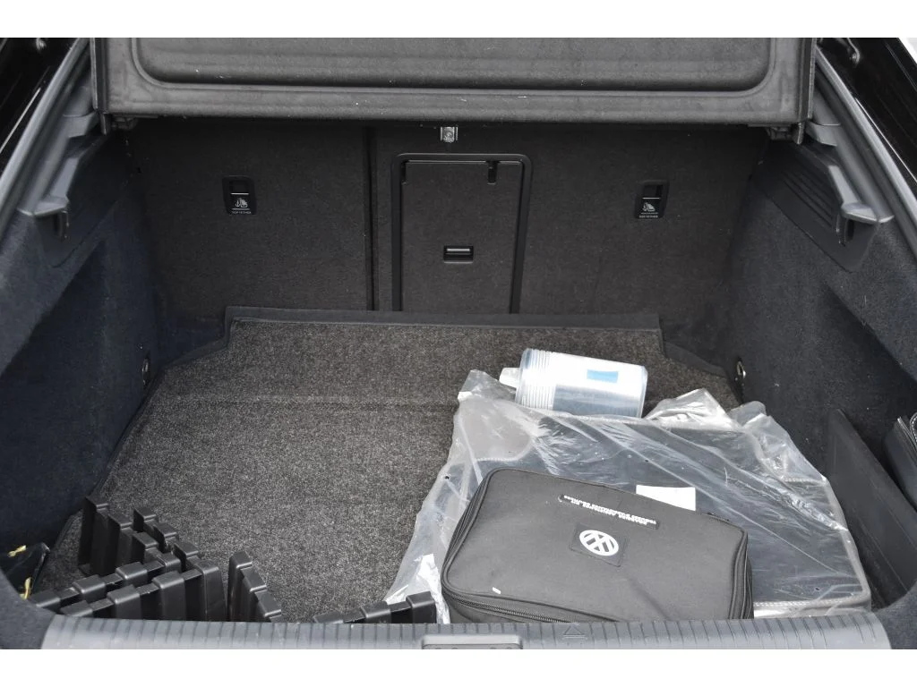 Used 2020 Deep Black Pearl Volkswagen SEL Premium R-Line image 22