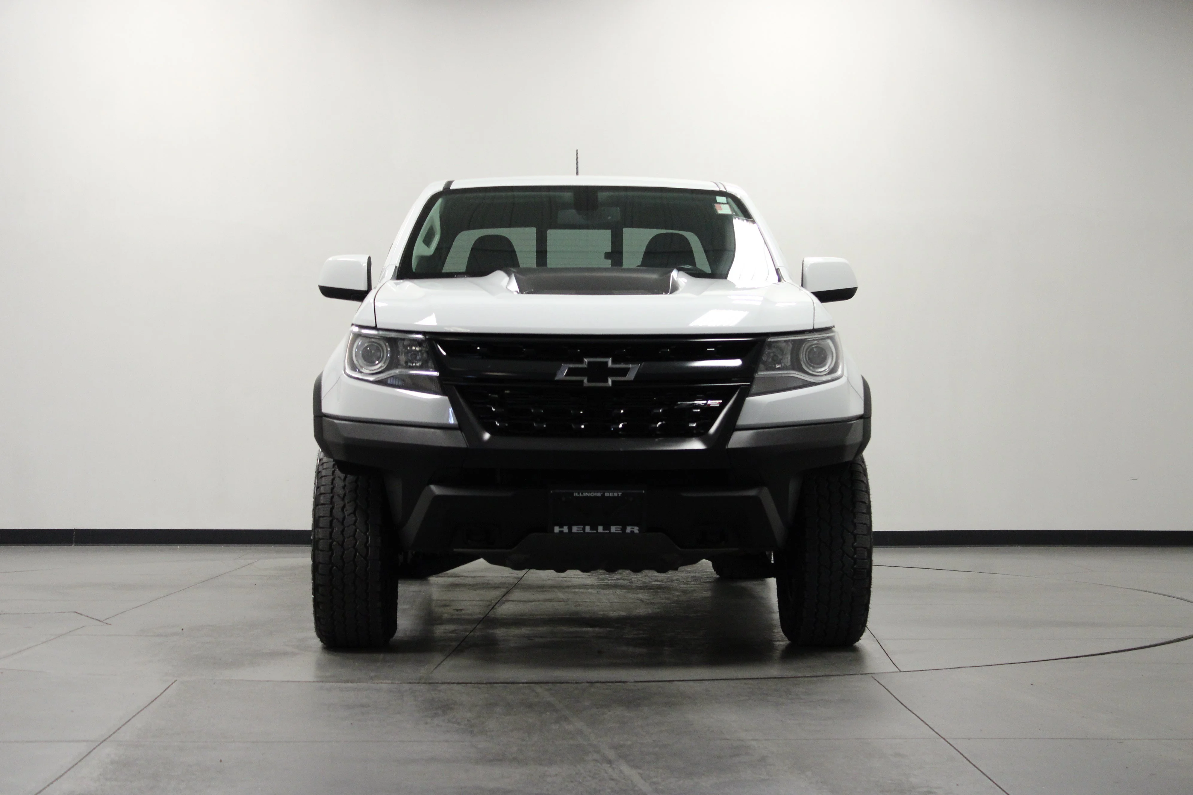 Used 2018 SUMMIT WHITE Chevrolet 4WD ZR2 image 9