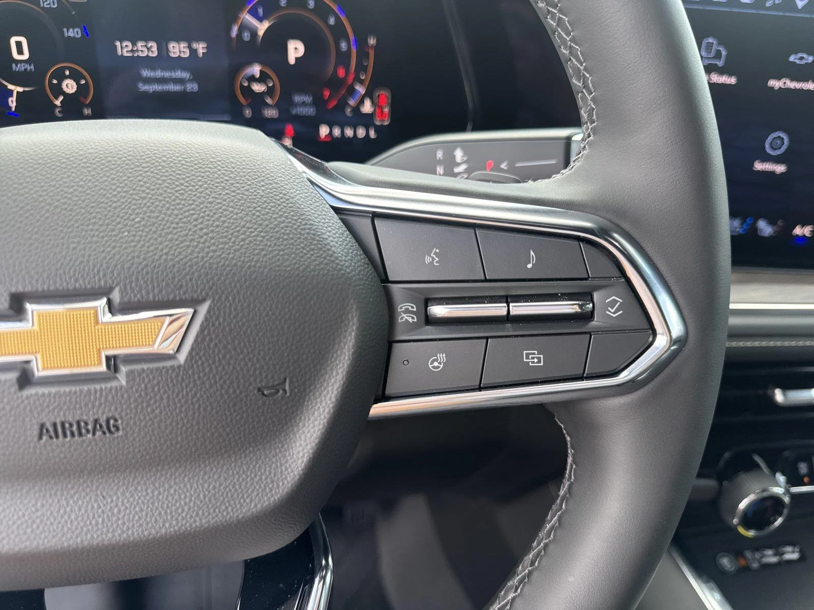 Used 2026 Polar White Tricoat Chevrolet Premier image 23