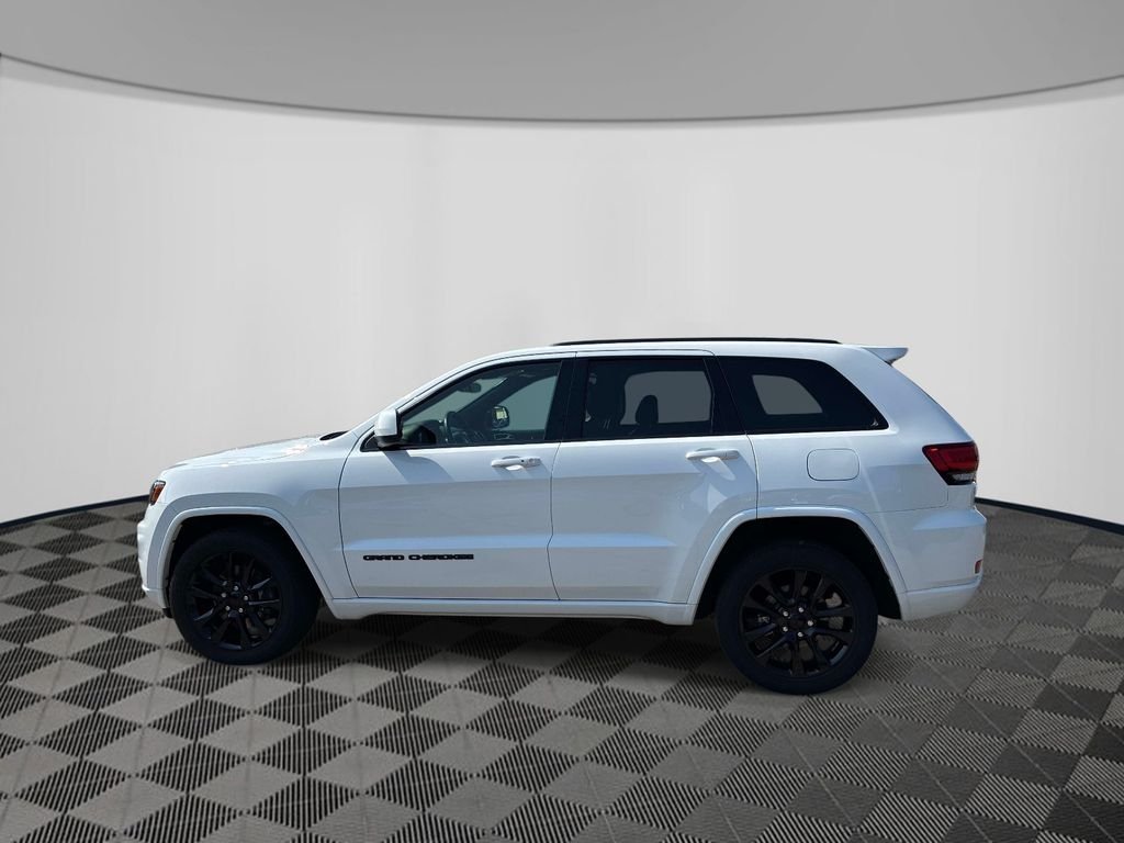 Used 2021 White Jeep Laredo X image 4
