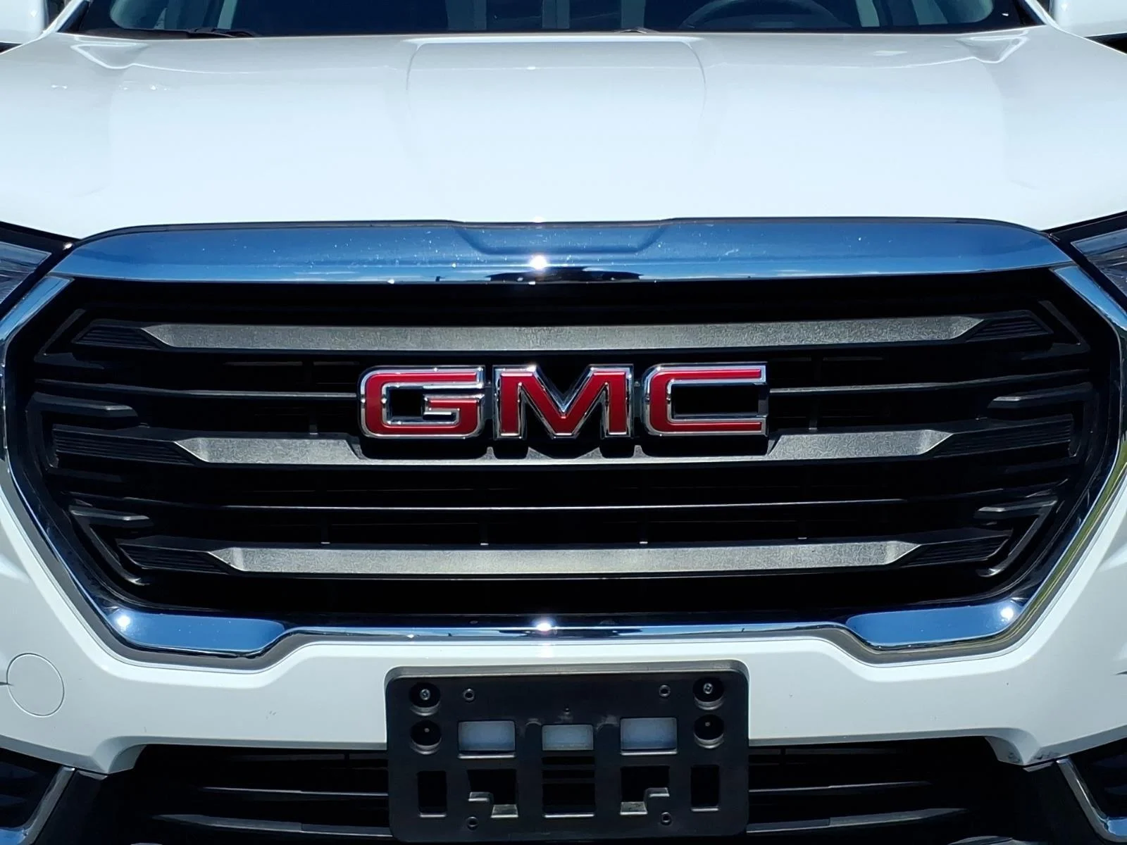 Used 2024 Summit White GMC SLE image 13