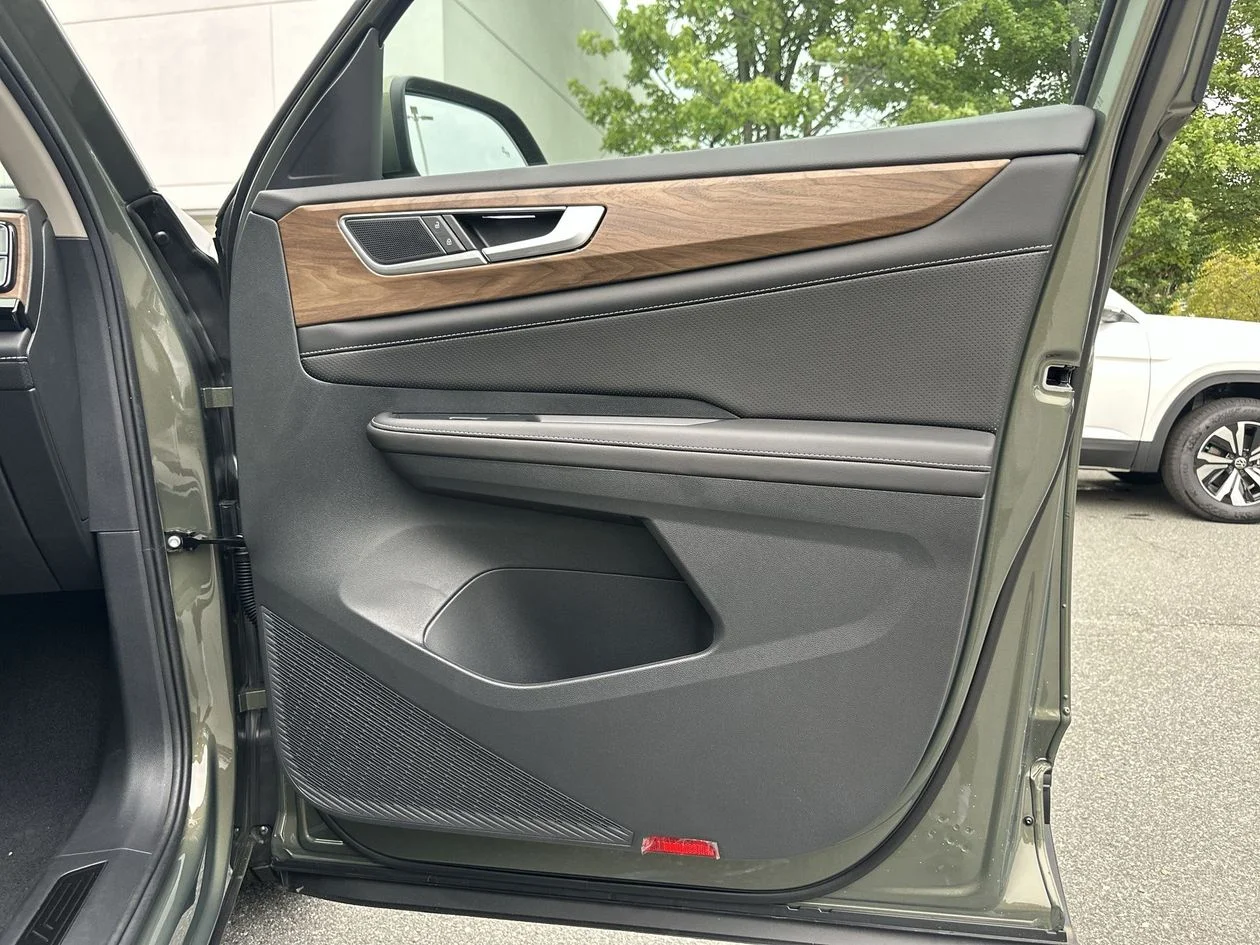 New 2026 Green Volkswagen 2.0T SE w/Technology image 34