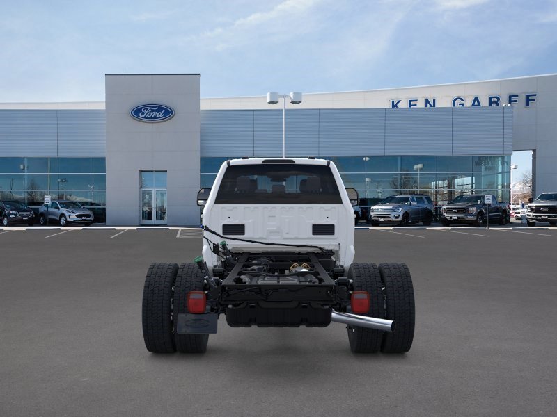 New 2026 Oxford White Ford LARIAT image 5