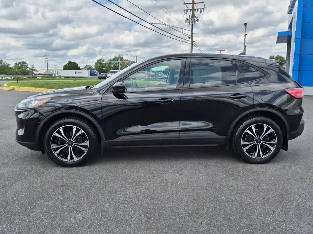 Used 2022 Agate Black Ford SE image 5