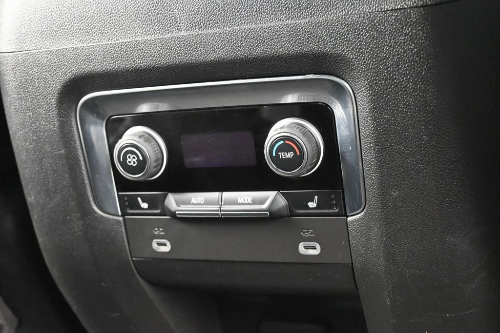 Used 2023 Iridescent Pearl Tricoat Chevrolet LT image 49