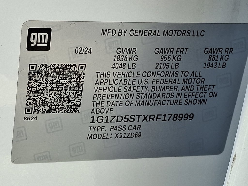 Used 2024 White Chevrolet LT image 27