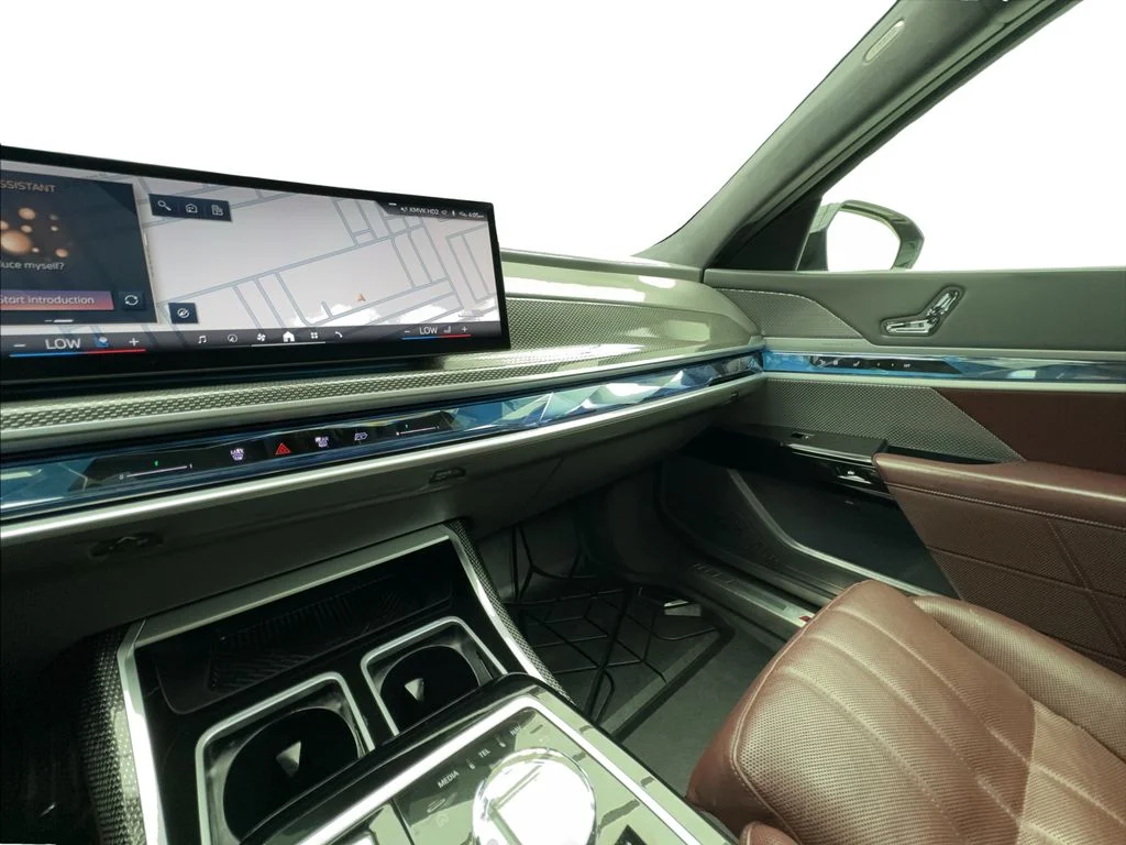Used 2023 Black BMW 740i image 37