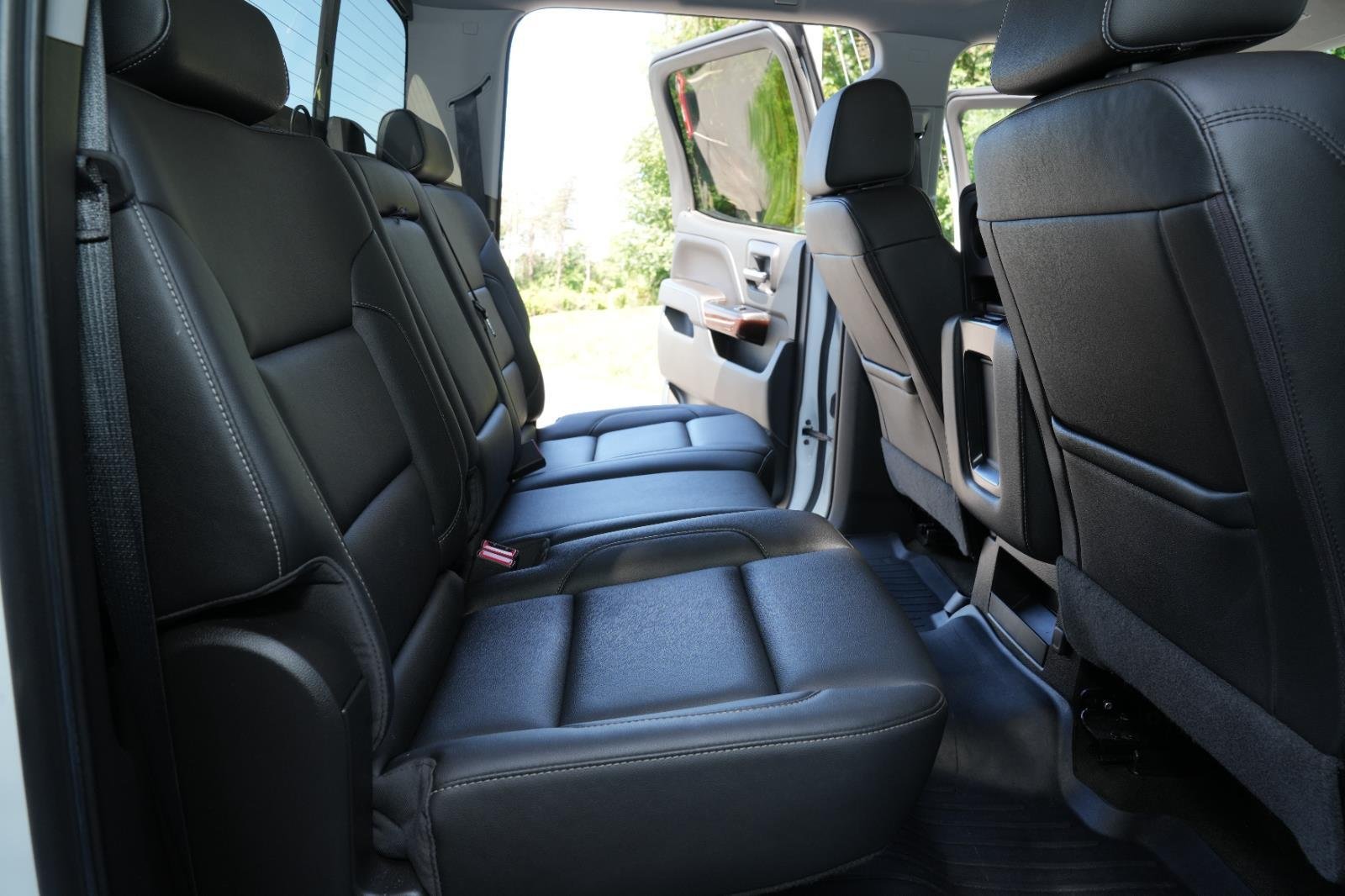 Used 2018 WHITE FROST TRICOAT GMC SLT image 35