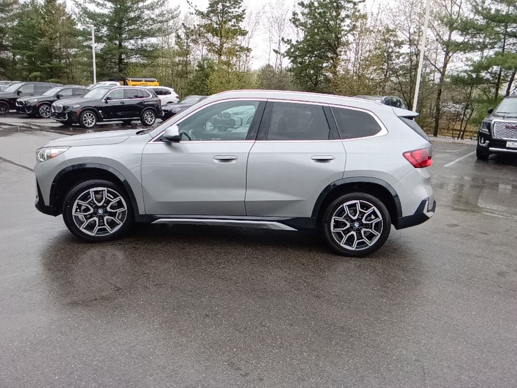 Certified Used 2023 Space Silver Metallic BMW xDrive28i image 5