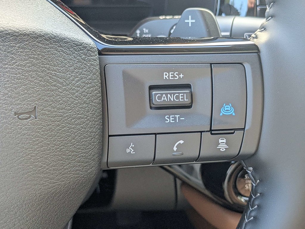 New 2026 Boulder Gray Pearl / Super Black Two-tone Nissan Platinum image 29