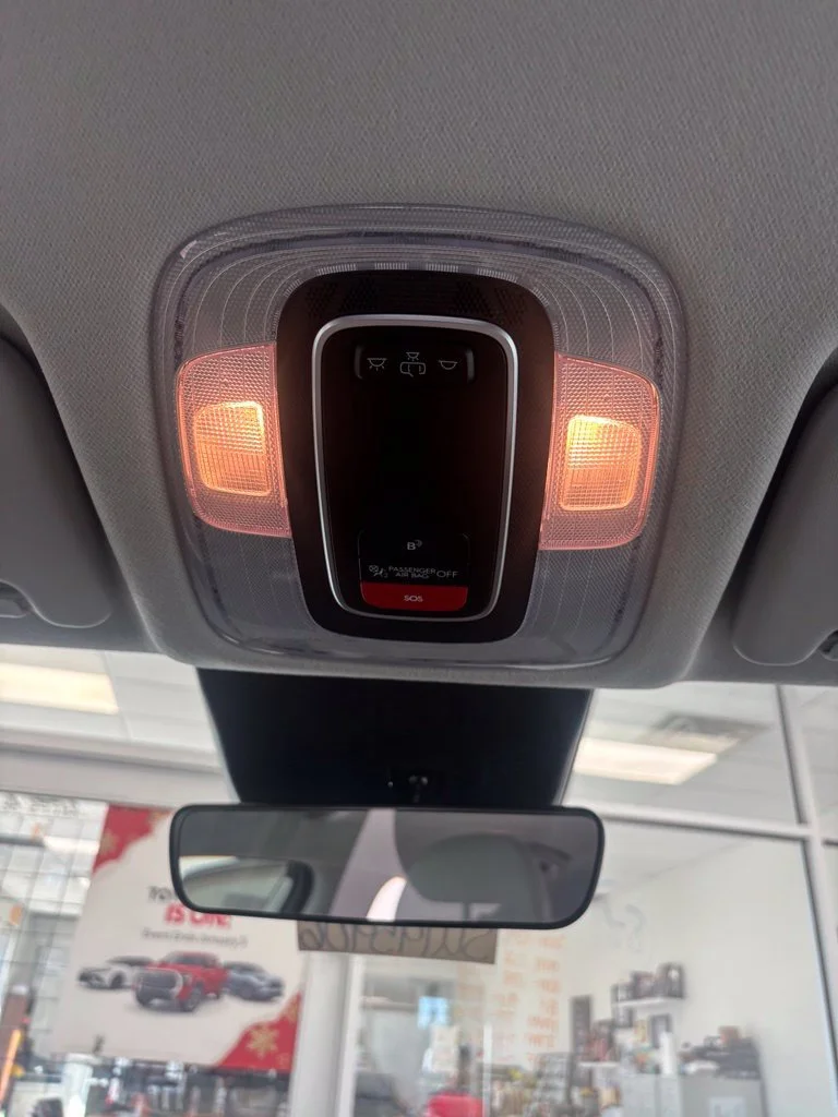2025 Hyundai Kona SEL - Photo 18