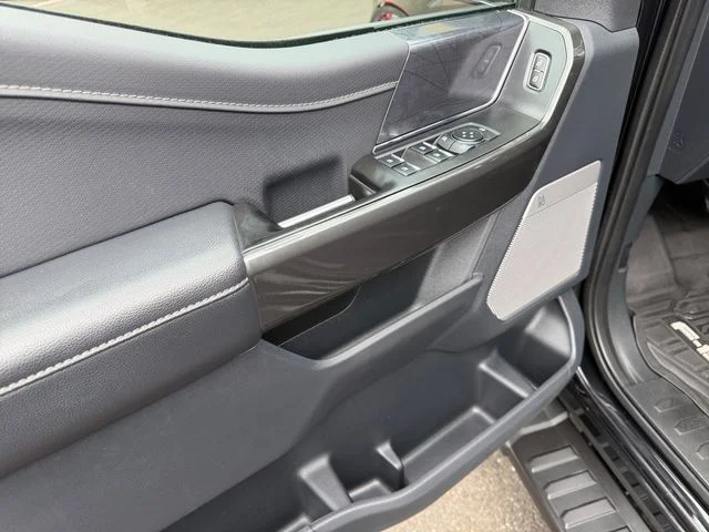 Used 2023 Agate Black Metallic Ford XLT image 11