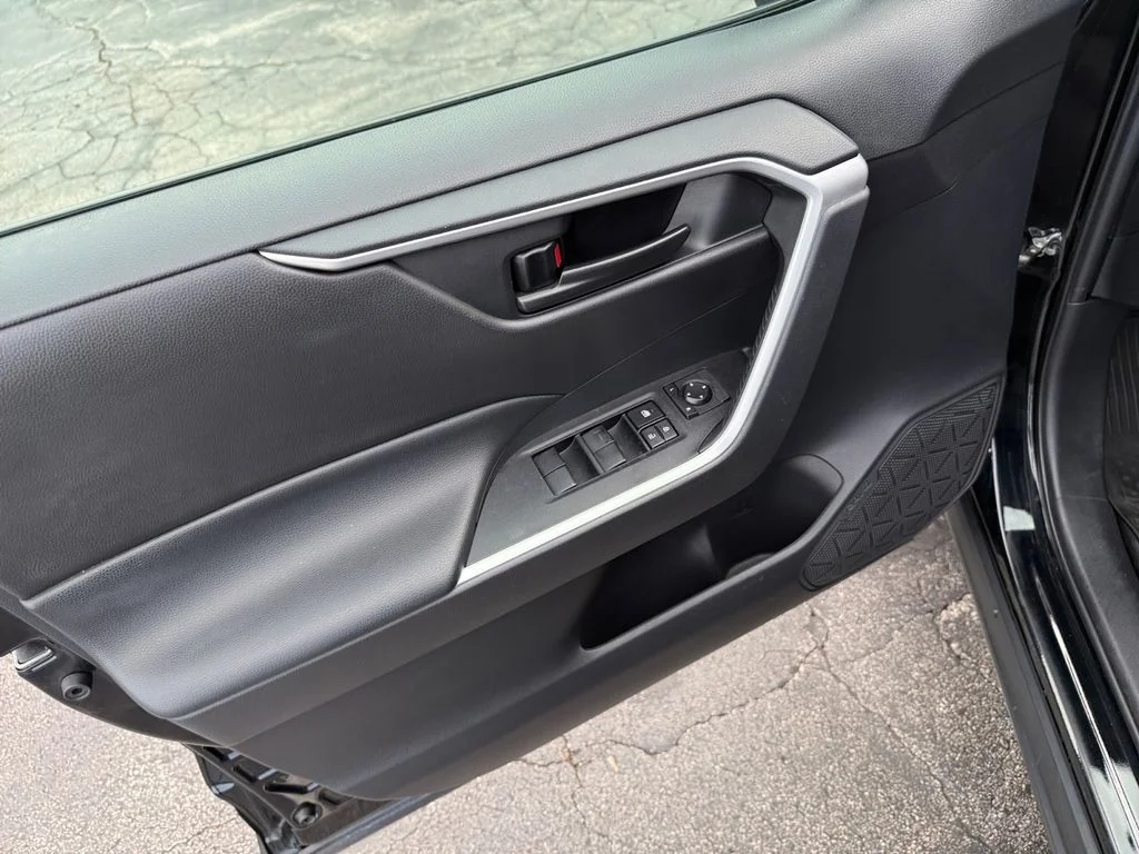 Used 2021 Midnight Black Metallic Toyota LE image 20