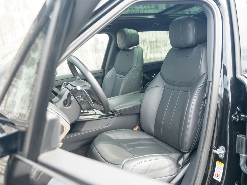 Certified Used 2025 Black Land Rover Dynamic SE image 20