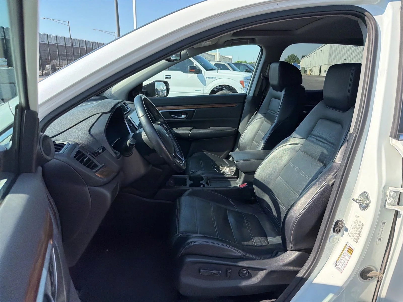 Used 2017 White Diamond Pearl Honda EX-L image 10
