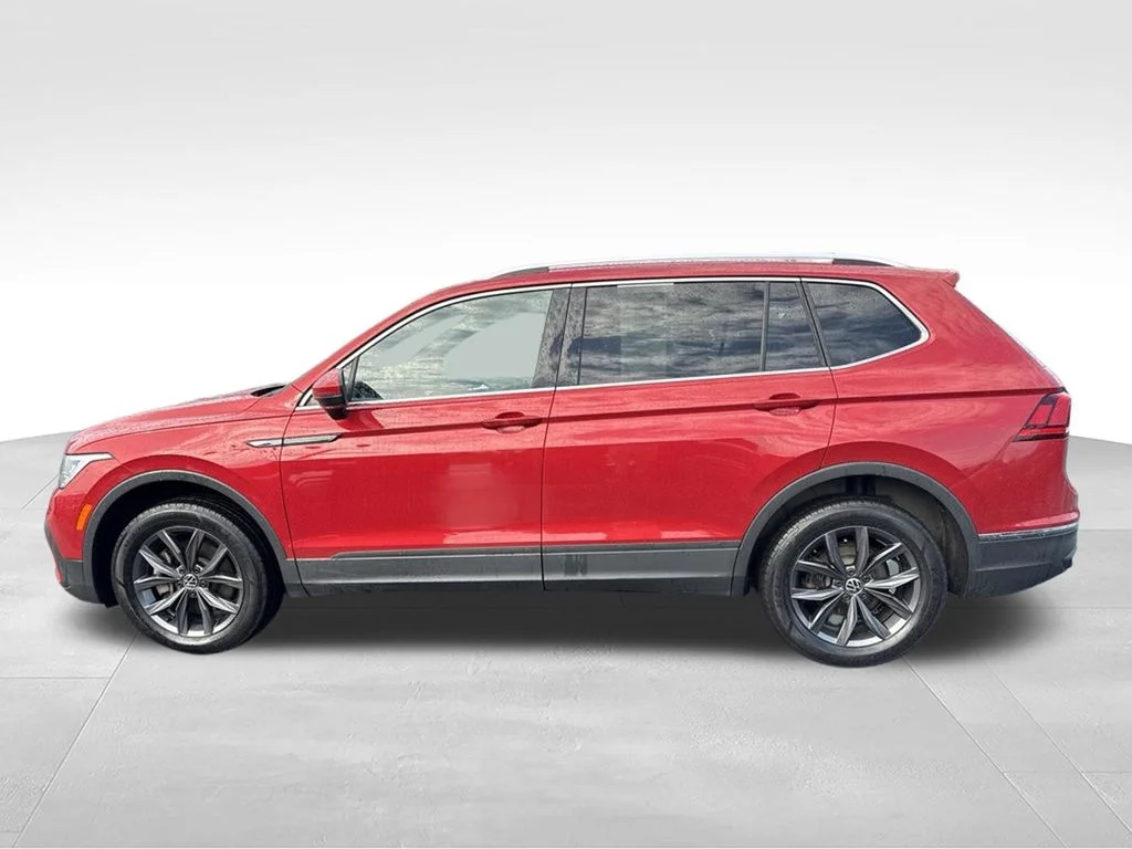 Used 2022 Red Volkswagen 2.0T SE image 6