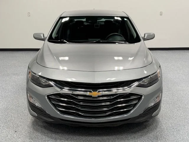 Used 2025 Gray Chevrolet LT image 3