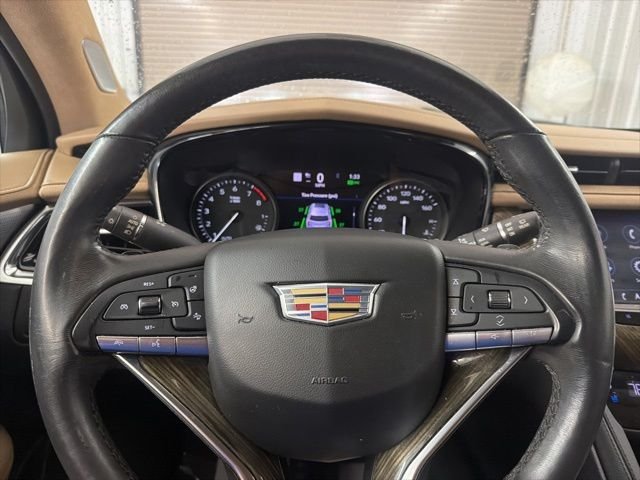 Used 2020 Crystal White Tricoat Cadillac Premium Luxury image 18