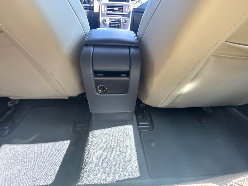 Used 2017 Gray Volvo T5 Premier image 17