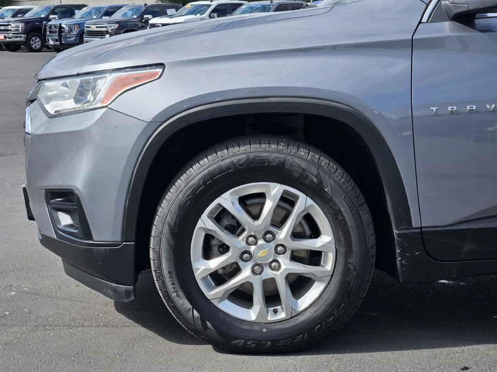 Used 2021 Gray Chevrolet LS image 9