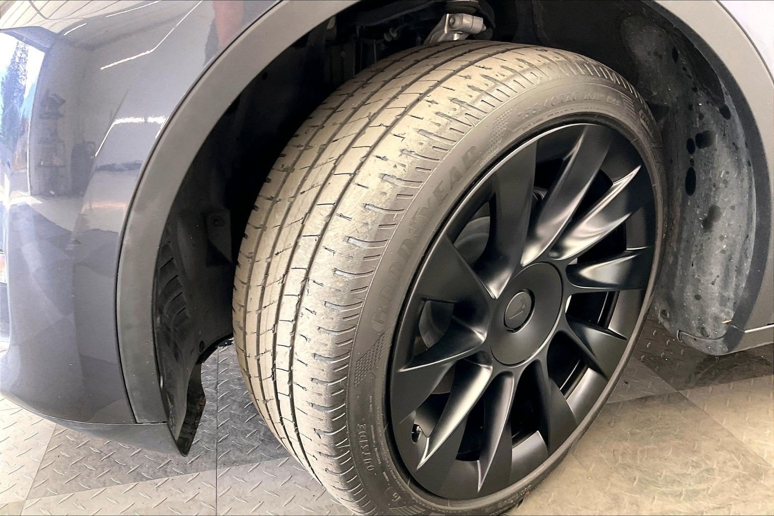 Used 2023 Midnight Silver Metallic Tesla Long Range image 33
