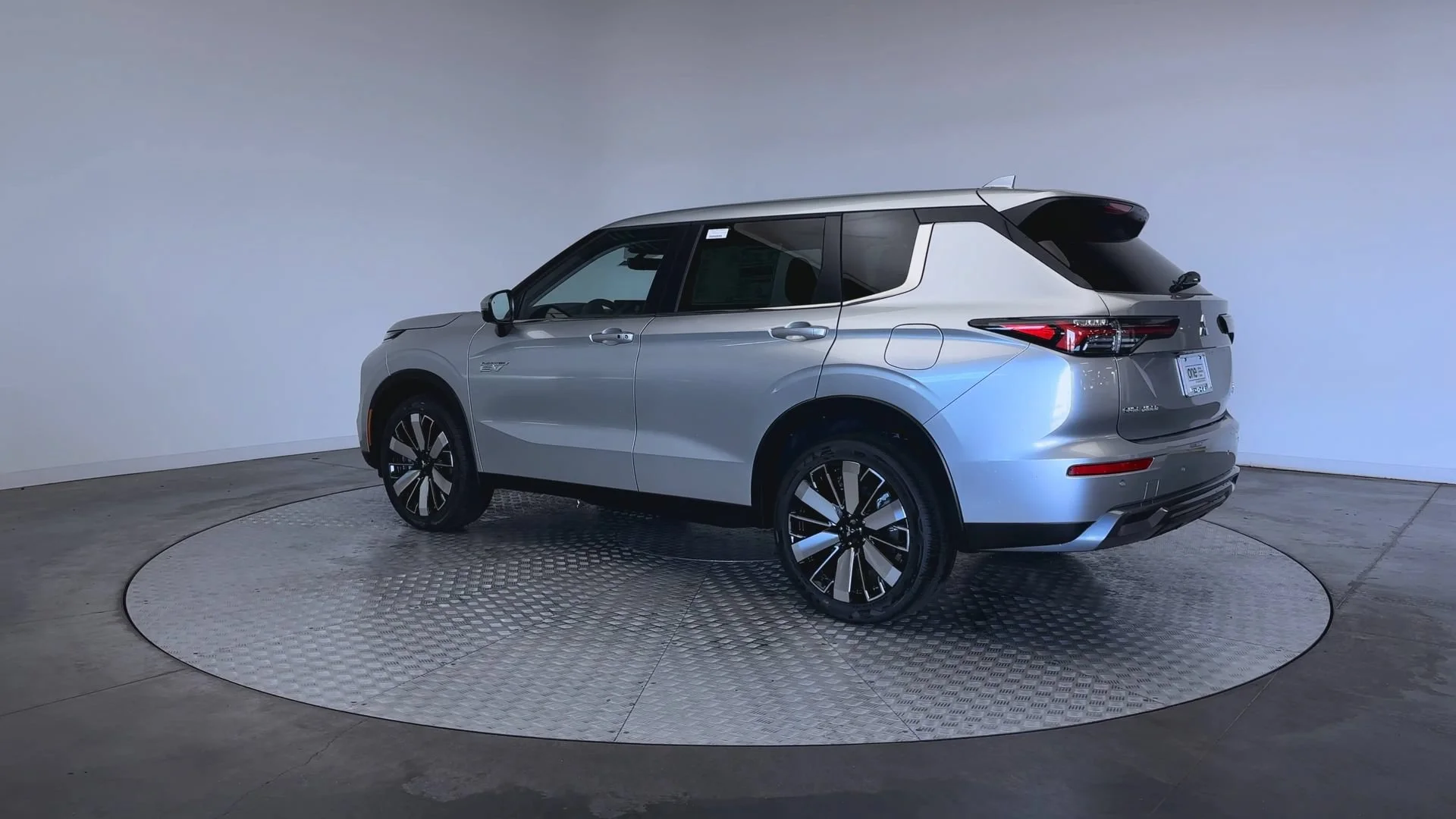 New 2026 Alloy Silver Metallic Mitsubishi SE image 6