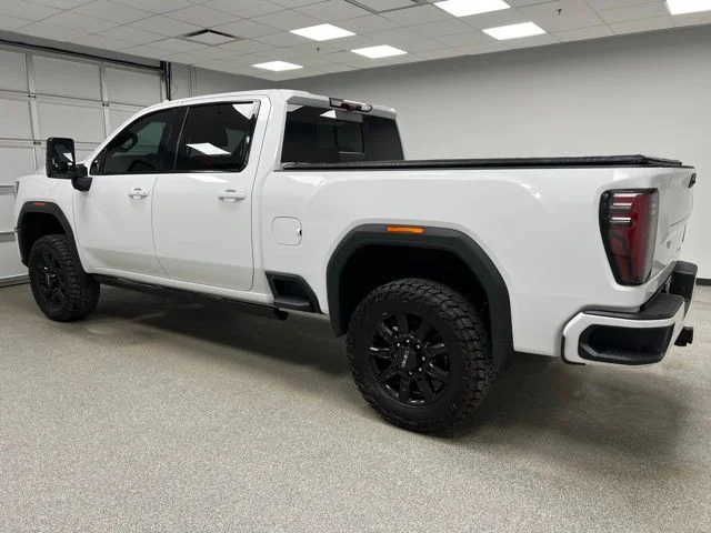 Used 2024 White GMC AT4 image 7