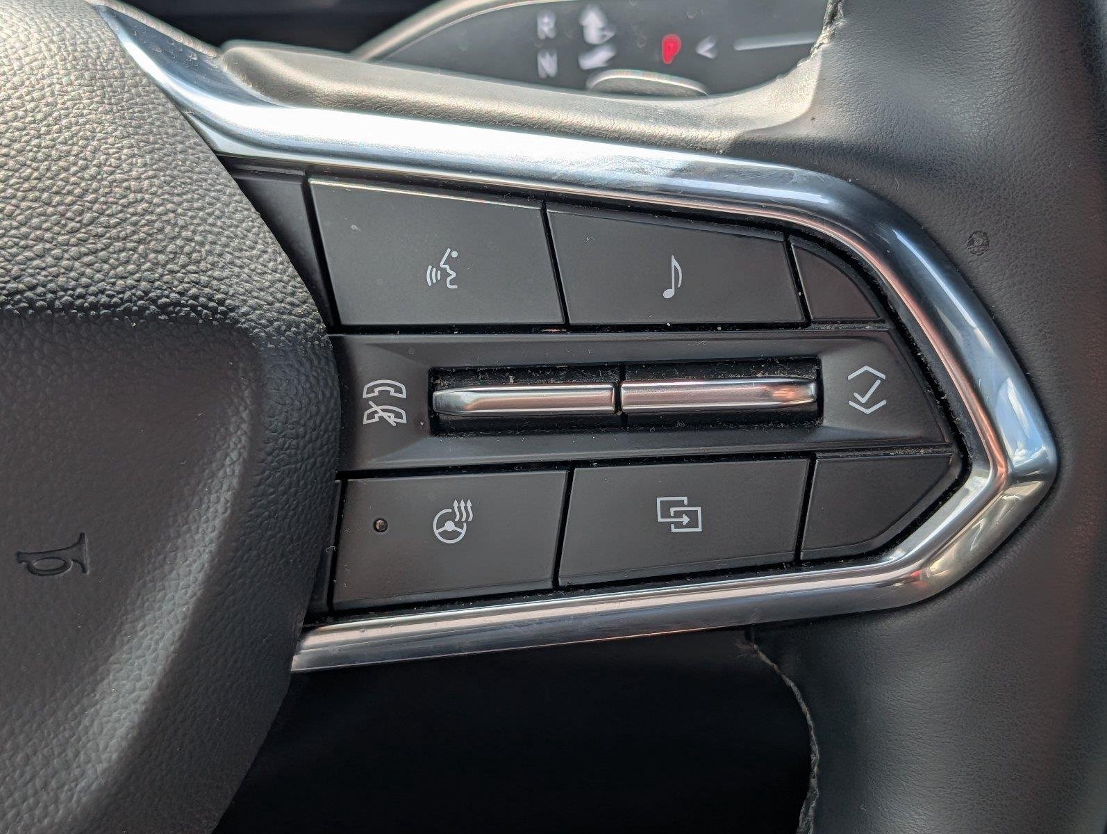 Used 2025 Sterling Gray Metallic Chevrolet LT image 24