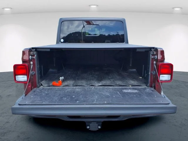 Used 2022 Red Jeep Mojave image 11