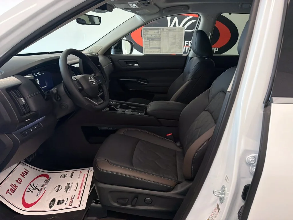 New 2026 Everest White Pearl TriCoat Nissan Platinum image 11