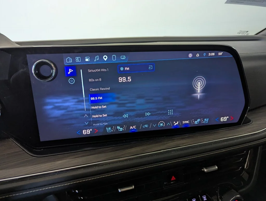 Used 2025 Gray Chevrolet Premier image 26
