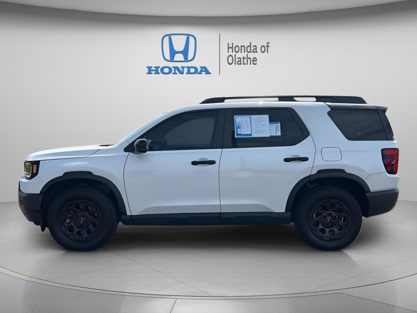 Certified Used 2026 Platinum White Pearl Honda TrailSport Blackout image 26
