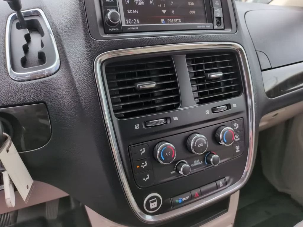 2017 Dodge Grand Caravan SE - Photo 25