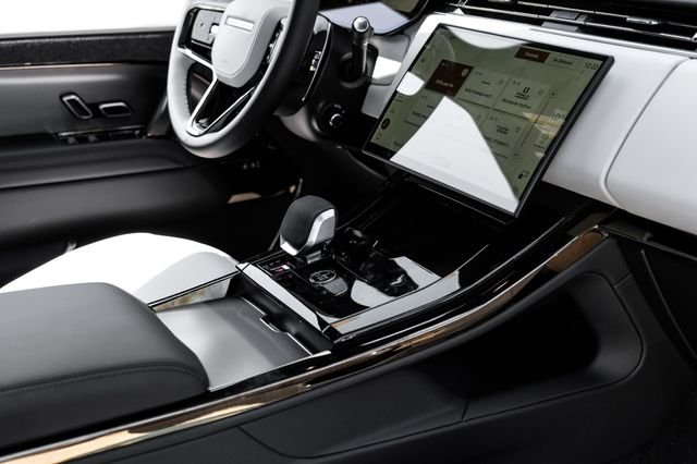 New 2026 White Land Rover Dynamic SE image 30
