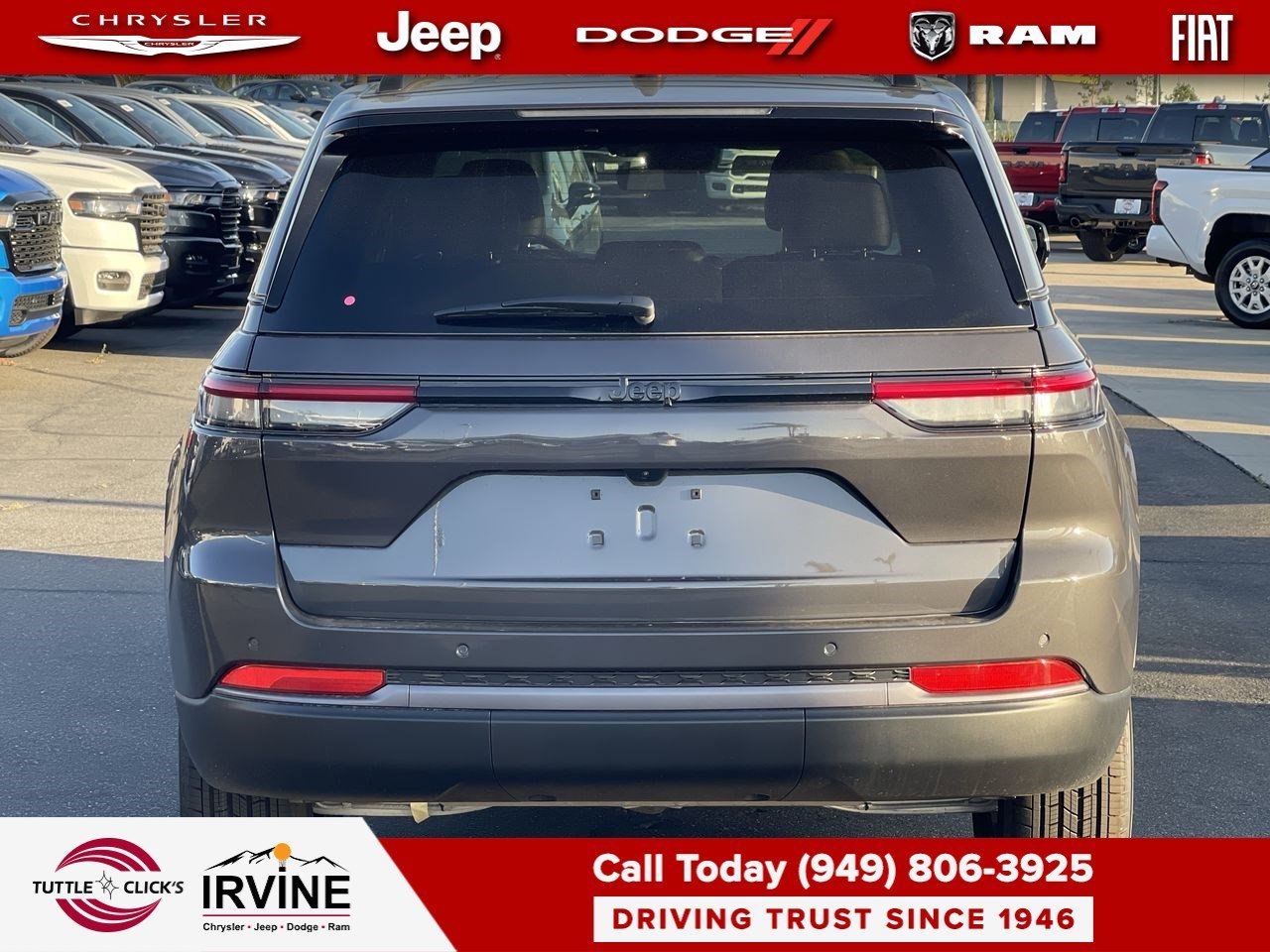 New 2026 Baltic Gray Metallic Clear-Coat Exterior Paint Jeep Laredo Altitude image 5