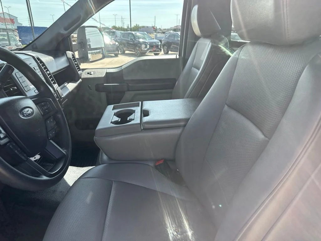 Used 2022 White Ford XL image 3