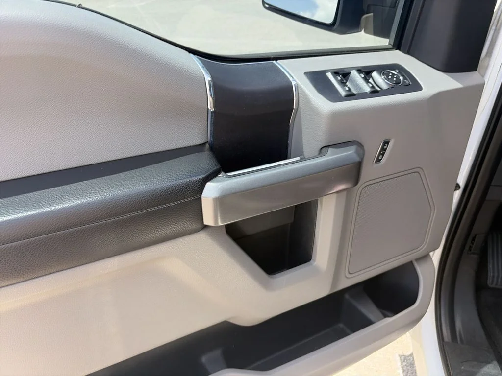 Used 2015 White Ford XLT image 18