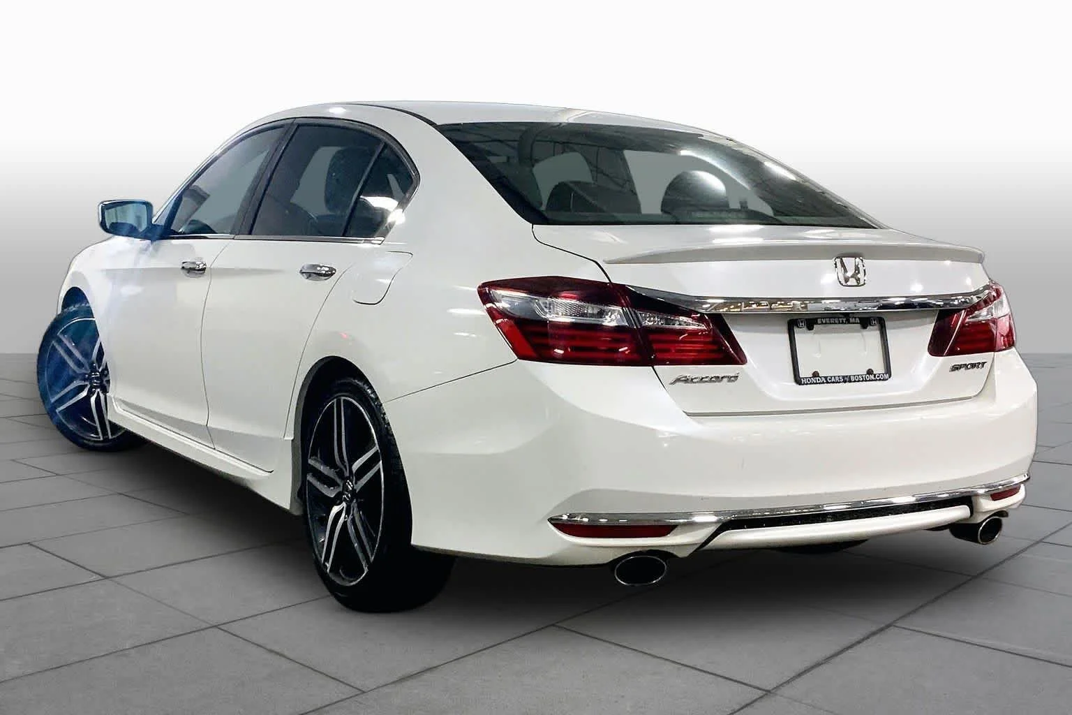 Used 2017 White Orchid Pearl Honda Sport image 12
