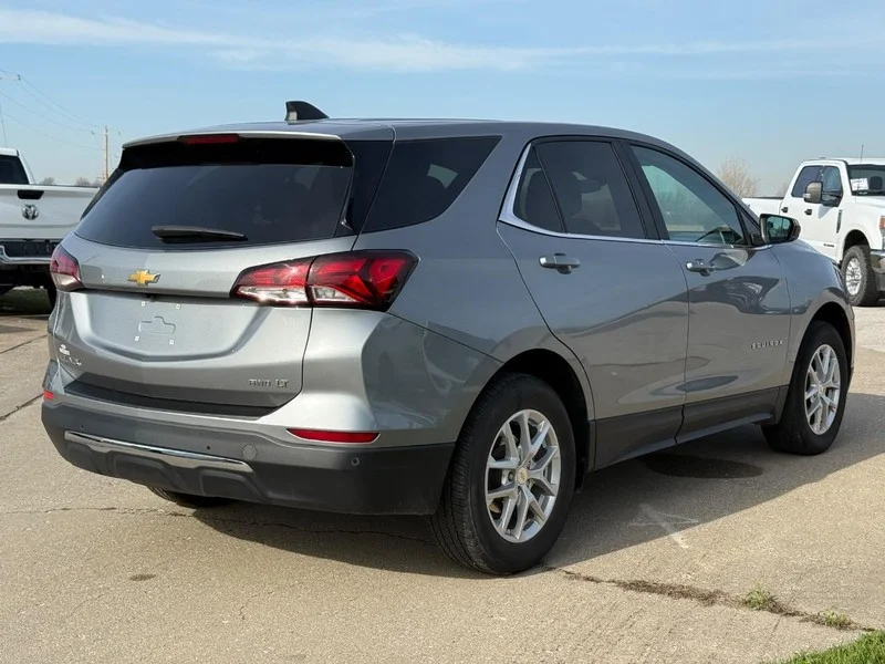 Used 2024 Sterling Gray Metallic Chevrolet AWD 4dr LT w/1LT image 5