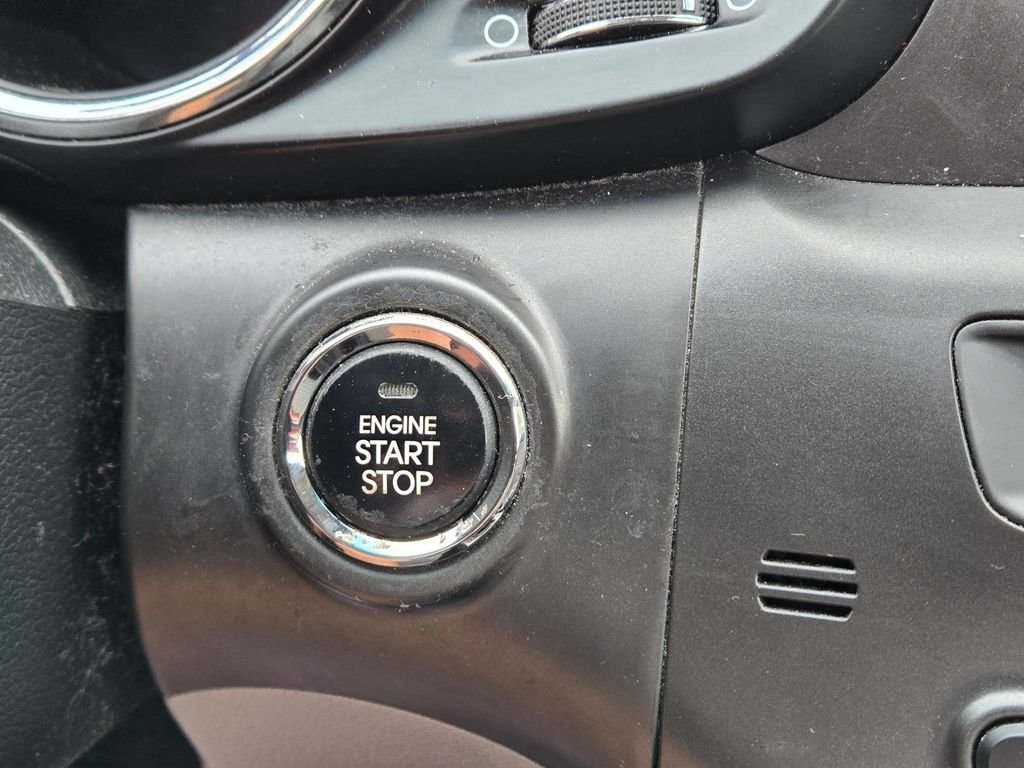 Used 2012 Silver Kia EX image 29